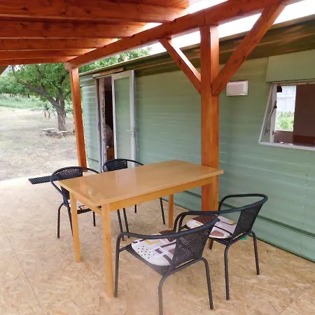 Holiday home Mobilhome Mezi Vinohrady